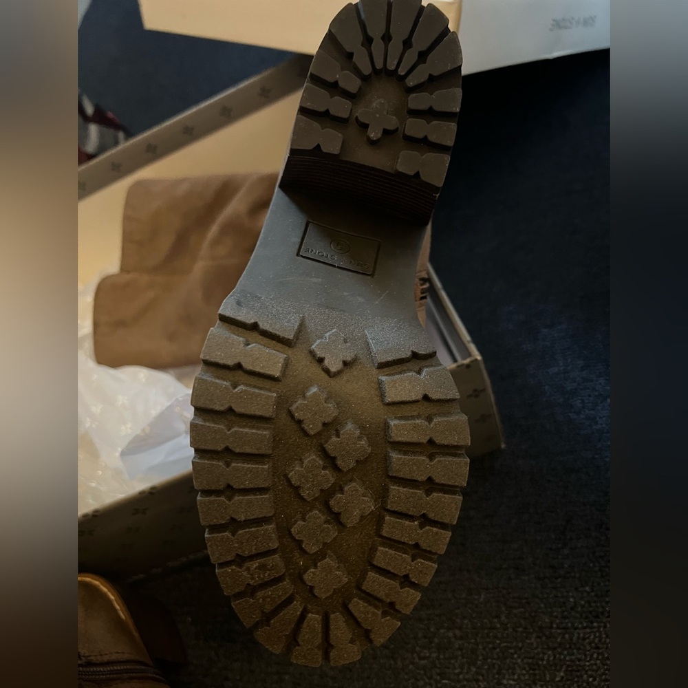 Sun + Stone Woman's Tan block Tall Heeled Boots. - Picture 3 of 6